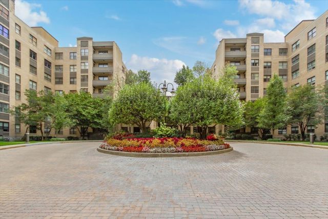 $349,000 | 4545 West Touhy Avenue, Unit 312E | Barclay Place