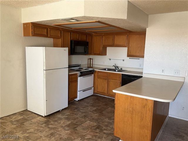 $1,200 | 7965 Lions Rock Way, Unit 201 | Rock Springs Vistas