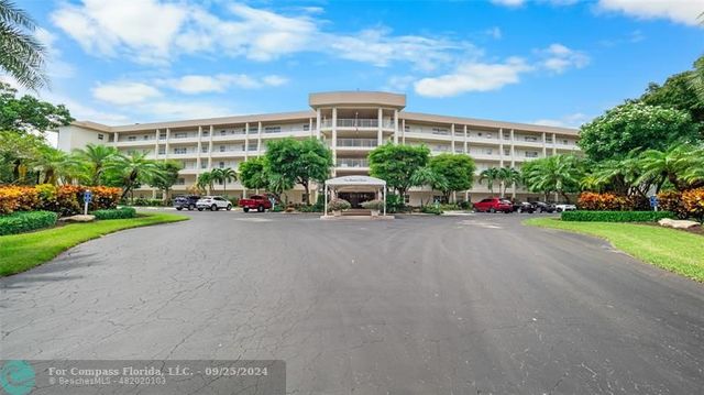 $290,000 | 535 Oaks Drive, Unit 508 | Palm Aire