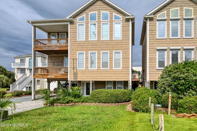 $899,900 | 1180 North Anderson Boulevard, Unit B | Topsail Beach