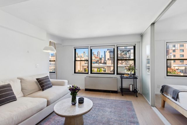 $645,000 | 55 East 9th Street, Unit 14A | Greenwich Village