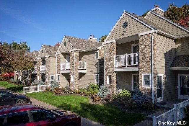 $3,285 | 1000 Saddle Rock Road, Unit 1207 | Holbrook