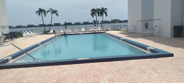 $1,495 | 1502 South Lakeside Drive, Unit 107 | South Palm Park