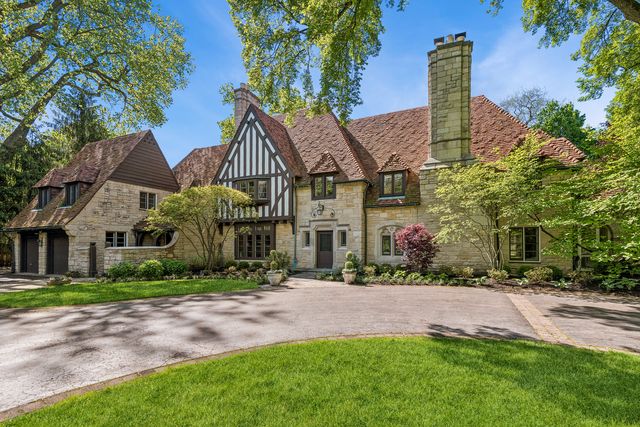 $2,695,000 | 2743 Illinois Road | Wilmette