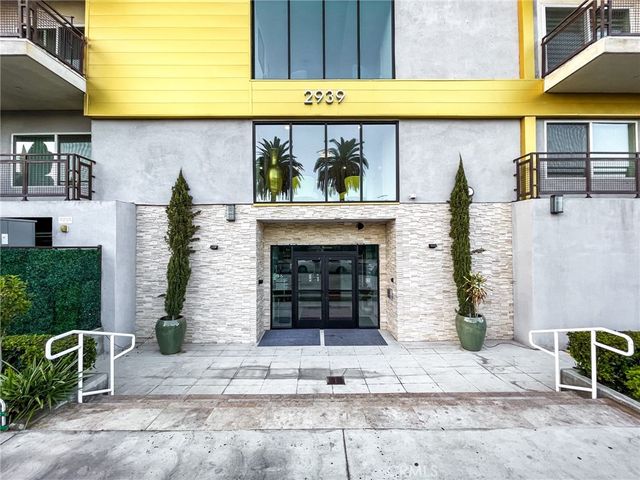 $650,000 | 2939 Leeward Avenue, Unit 419 | Mid-Wilshire