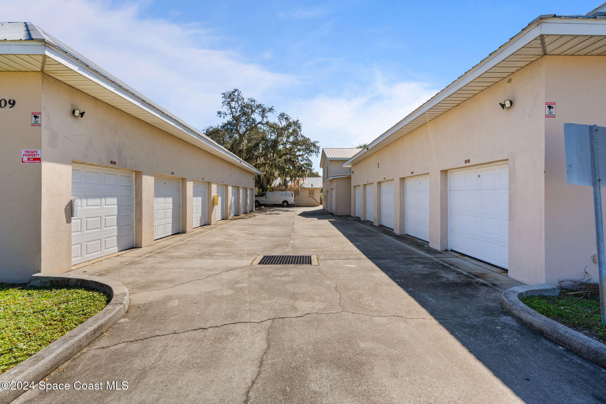 a view of a back yard of the house