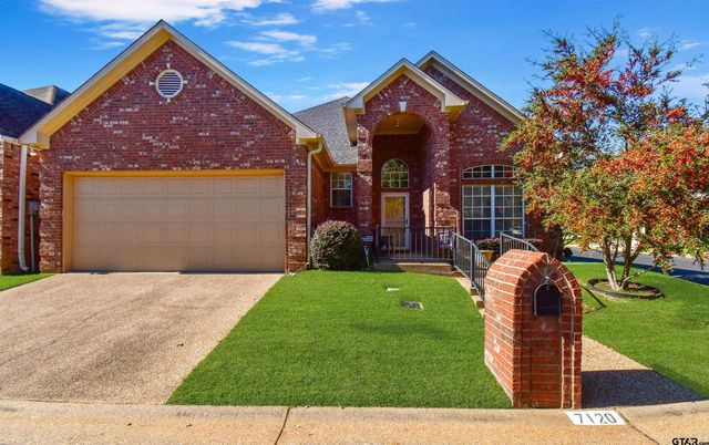 $440,000 | 7120 Holly Square Court | Hollytree