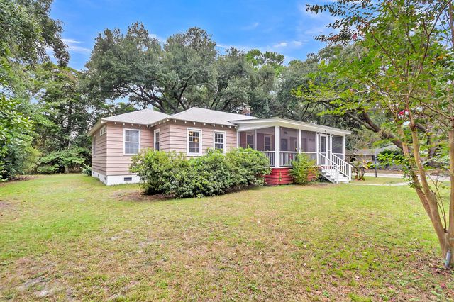 $425,000 | 1720 Wappoo Drive | Pinecrest Garden