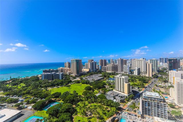 $3,300,000 | 383 Kalaimoku Street, Unit 3503 | Waikiki