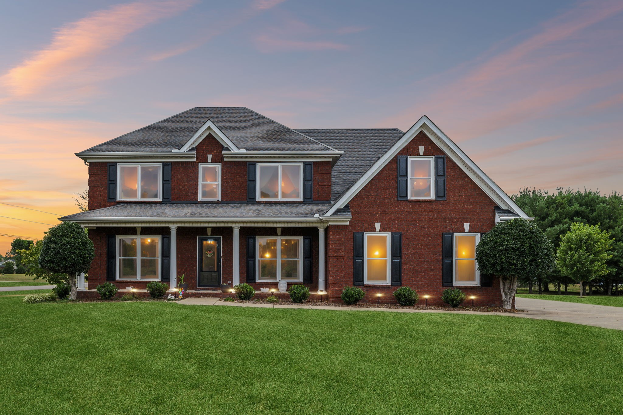 Welcome home! 201 Whitt Dr  Murfreesboro, TN 37129 (digital twilight)