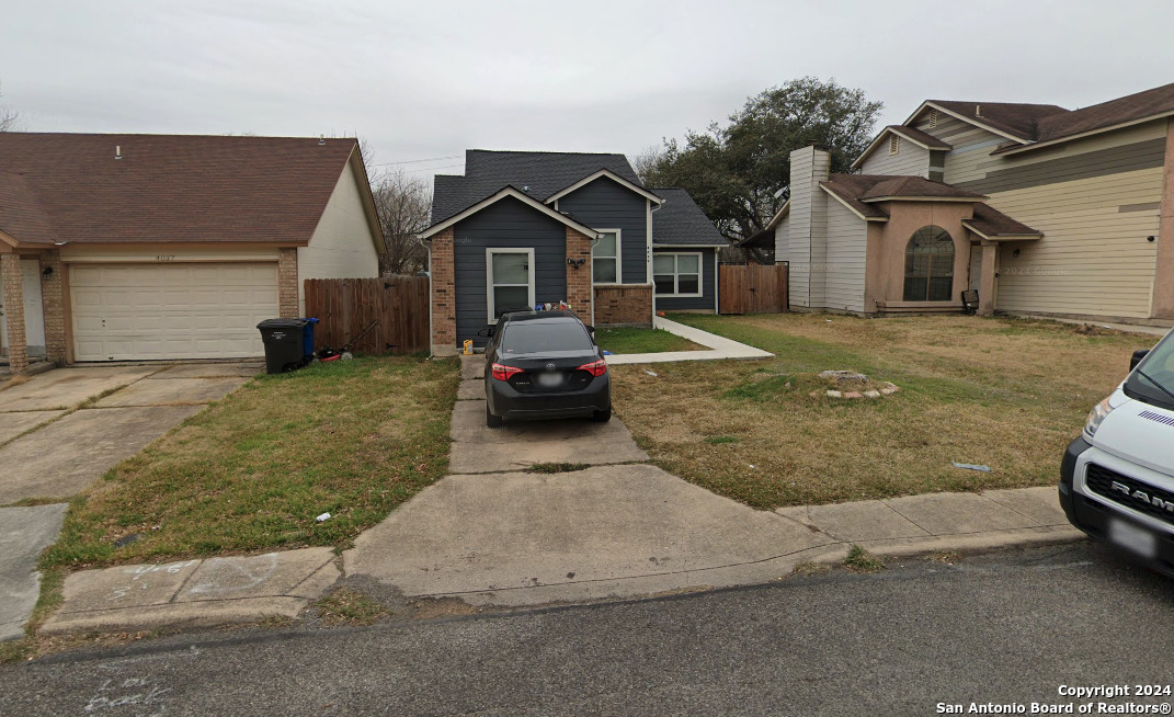 a view of a house with outdoor space