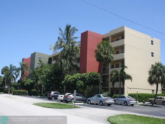 $2,500 | 2400 Northeast 10th Street, Unit 401 | Harbor Village