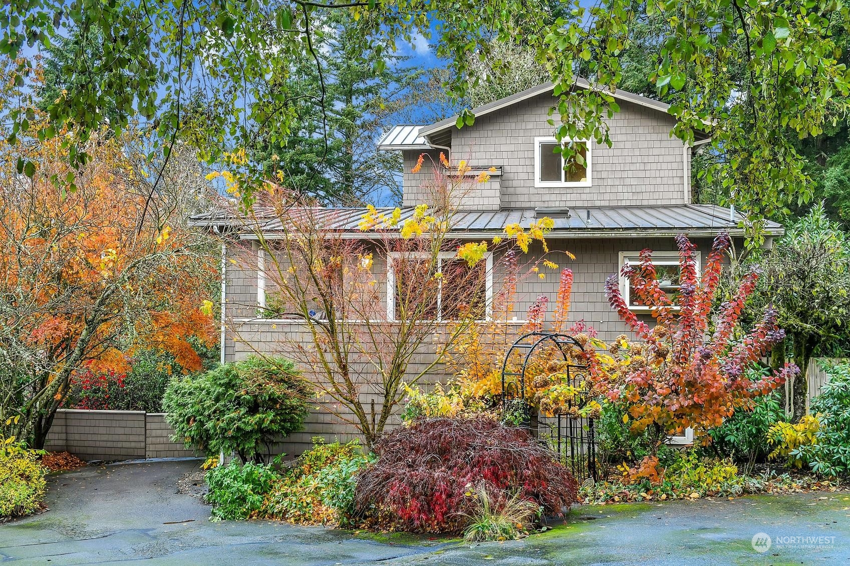 a view of a house with garden