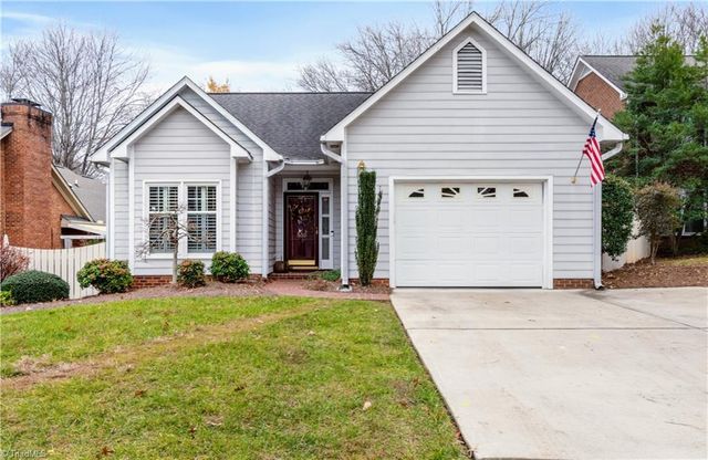 $365,000 | 505 Claridge Circle | Huntscroft