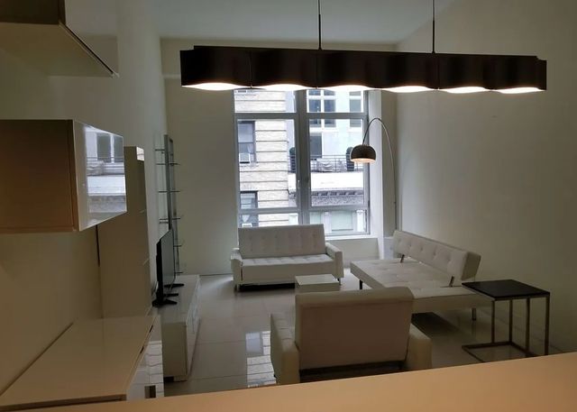 $3,950 | 111 Fulton Street, Unit 815 | Financial District