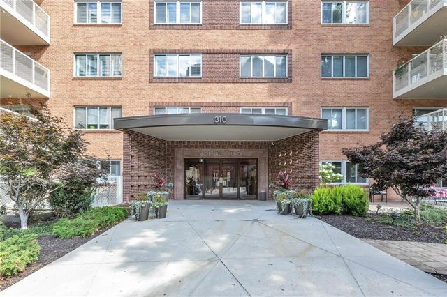 $275,000 | 310 West 49th Street, Unit 1105 | South Plaza