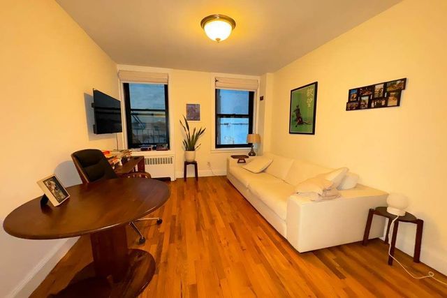 $3,300 | 106 Thompson Street, Unit 4 | SoHo