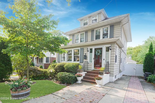 $975,000 | 63 Gregg Place | Randall Manor