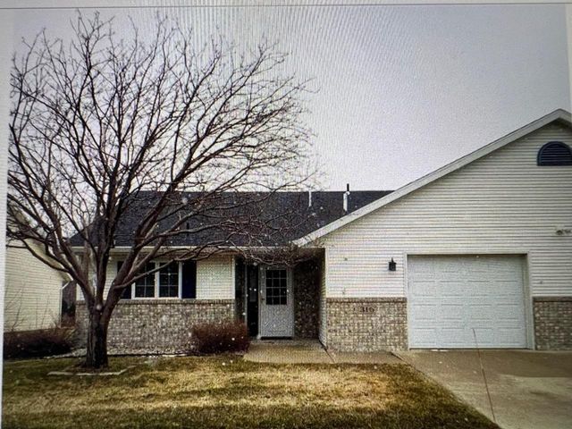 $215,000 | 316 Valley View Drive Southeast | Willmar