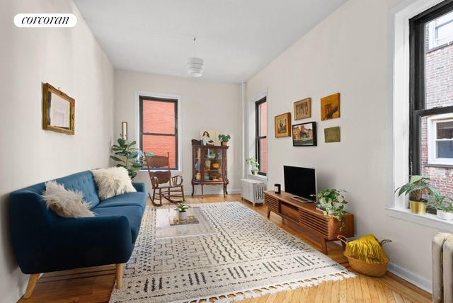 $825,000 | 92 Prospect Park West, Unit 2C | Park Slope