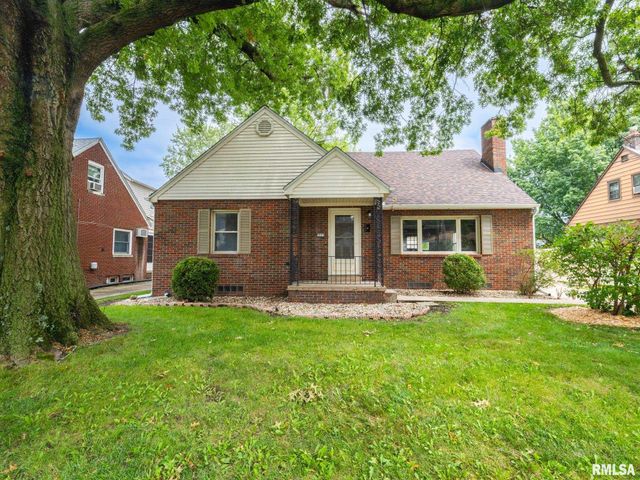 $199,900 | 2315 West Sherman Avenue | West Peoria