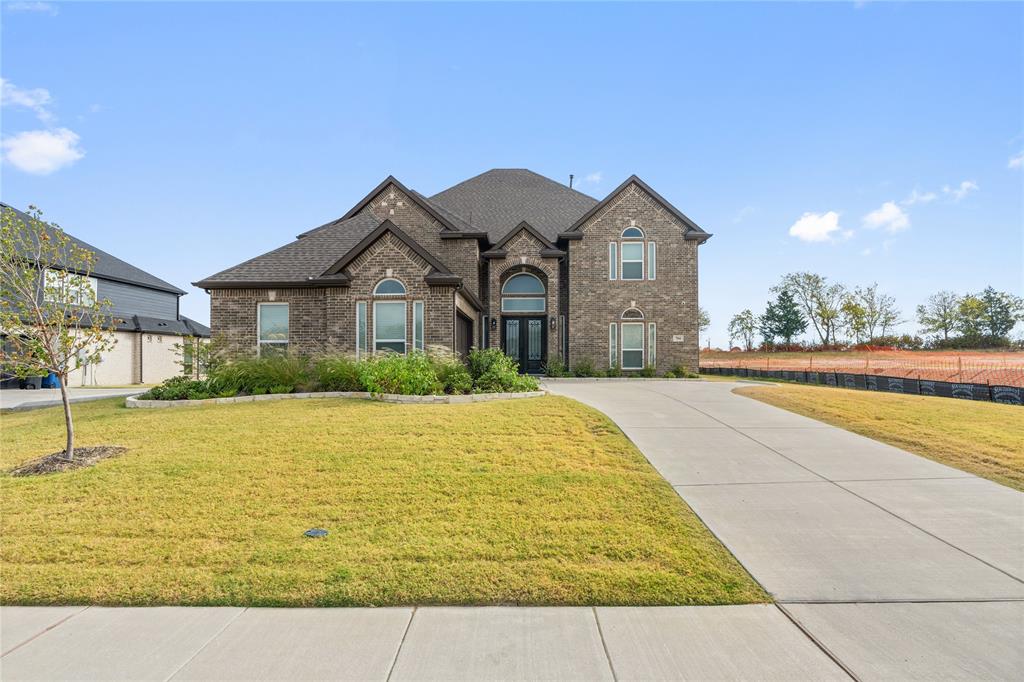 a house view with a outdoor space