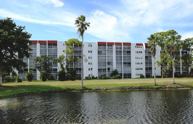 $153,000 | 3593 Birdie Drive, Unit 205 | Poinciana Place