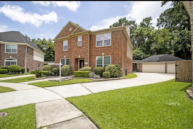 $398,999 | 25507 Lyon Springs Court | Spring Lakes