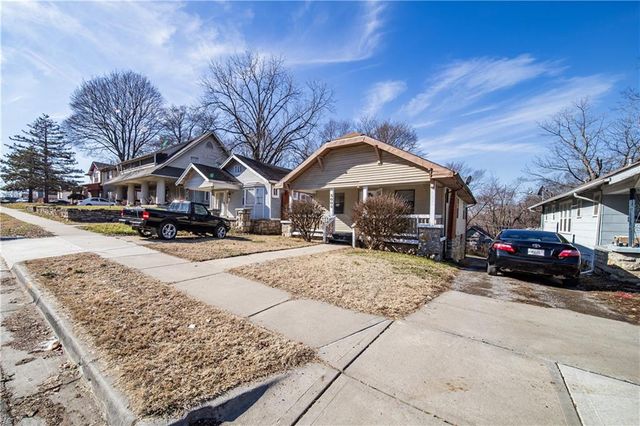 $159,000 | 5006 Euclid Avenue | Blue Hills