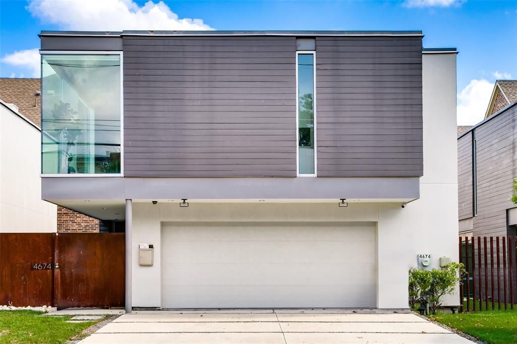 a view of entrance front of house