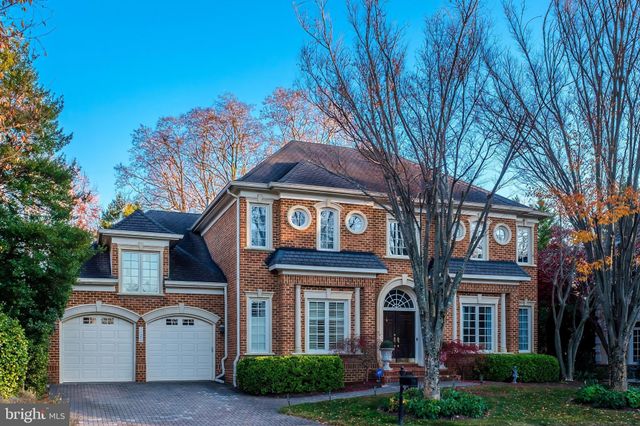 $2,150,000 | 7422 Old Maple Square | McLean