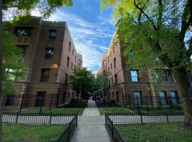 $2,150 | 1660 West Farwell Avenue, Unit 2A | East Rogers Park