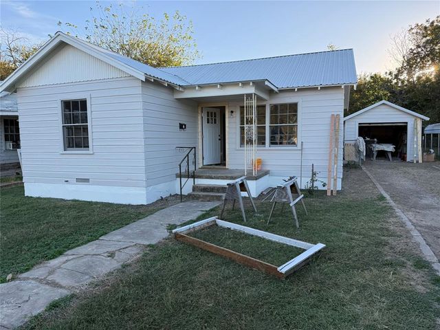 $1,200 | 2505 Vine Street | Brownwood