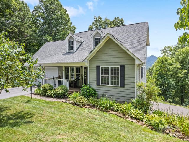 $749,900 | 76 Eastern Sky Drive | Pigeon Township - Haywood County