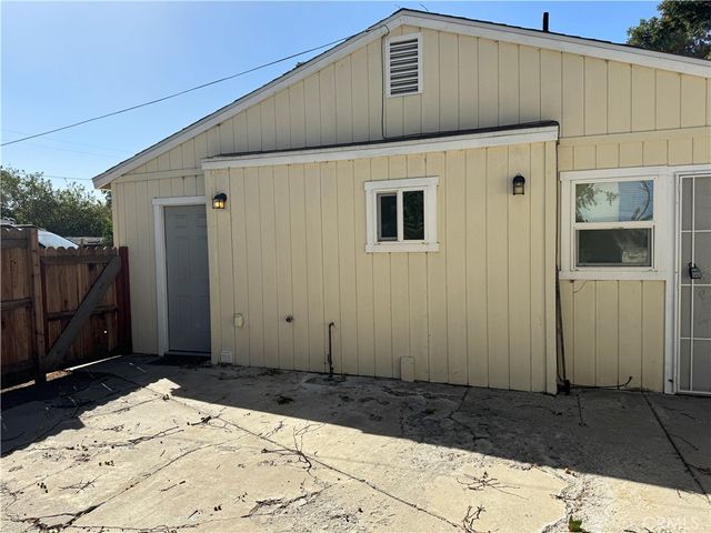 $1,095 | 776 West 11th Street | Downtown San Bernardino