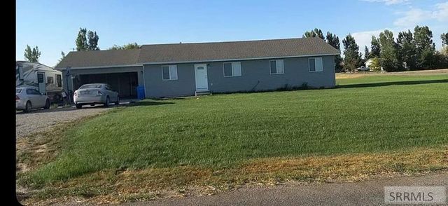 $390,000 | 2739 East 625 Road North