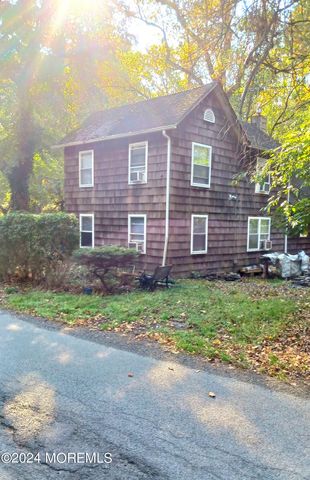 $379,900 | 458 Pleasant Valley Road | Marlboro Township - Monmouth County