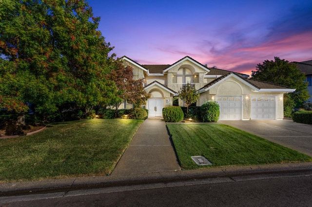 $1,300,000 | 19 Watercrest Court | Pocket