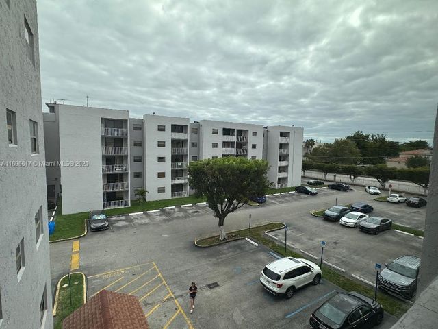 $2,375 | 8185 Northwest 7th Street, Unit 410 | Fountainebleau