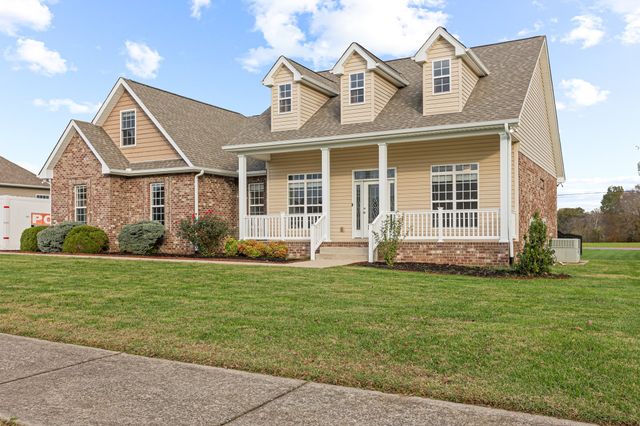 $425,000 | 1506 Leaf Lane