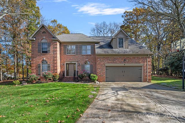 $700,000 | 6200 Crestwick Court | Highland Creek