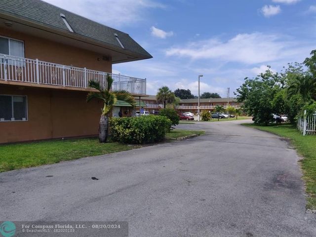 $1,300 | 271 Northwest 177th Street, Unit 106 | Norland