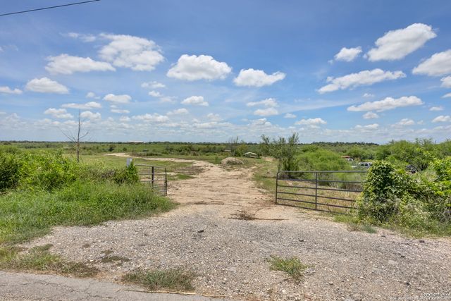 $430,000 | 802 Country Lane