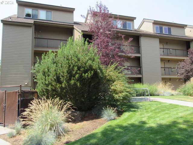 $23,900 | 18575 Southwest Century Drive, Unit 1721&22 | Seventh Mountain