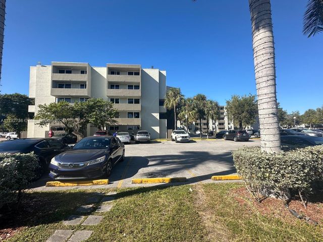 $2,300 | 10000 Northwest 80th Court, Unit 2103 | Hialeah Gardens