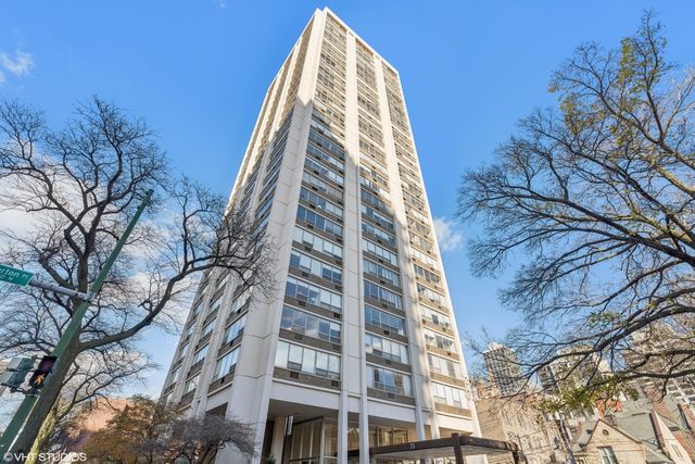 $2,075 | 70 West Burton Place, Unit 1806 | Faulkner House