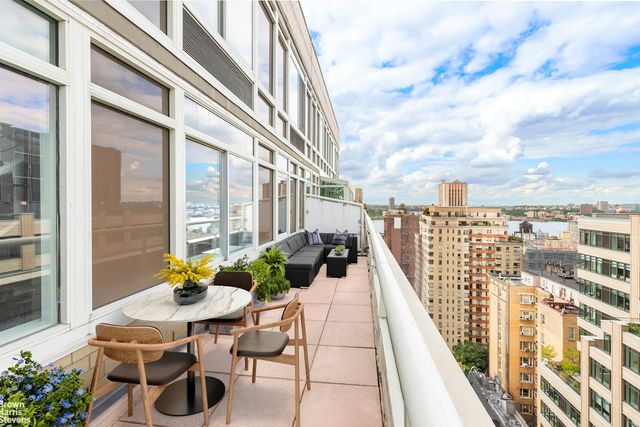 $2,395,000 | 2373 Broadway, Unit PH8 | Upper West Side