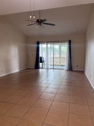 $2,300 | 108 Pinewood Court | Jupiter Village