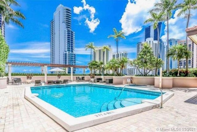 $780,000 | 17555 Atlantic Boulevard, Unit 1003 | Sunny Isles Shores