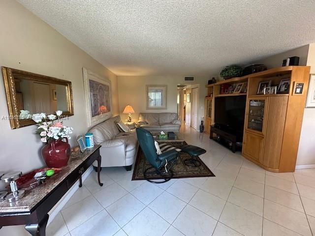 $2,000 | 300 Southwest 134th Way, Unit 314E | Century Village